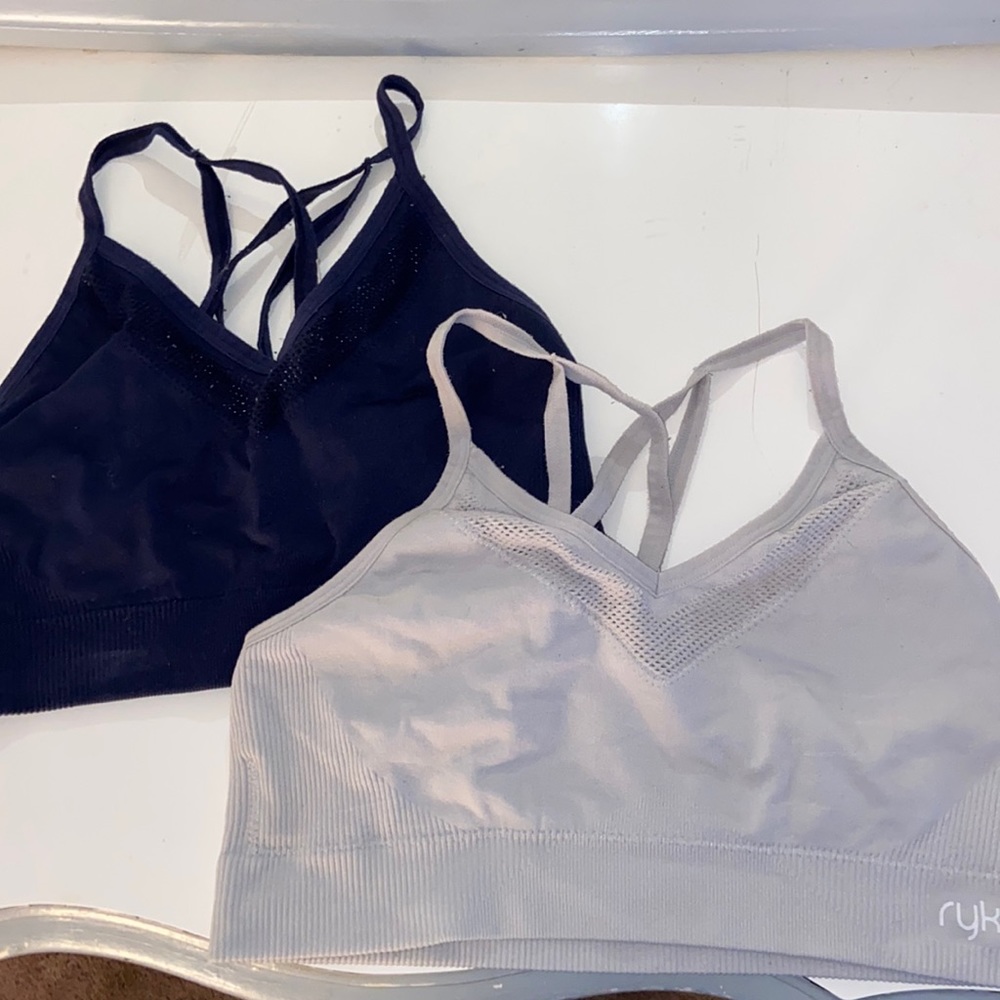 Medium sports bras